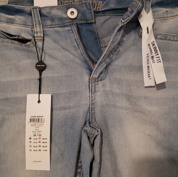 NWT Vero Moda Light Blue Skinny Jeans Size 25 - Picture 2 of 3